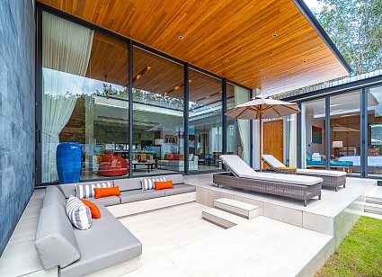 4 Bedroom Luxury Pool Villa with Lush Garden Layan 