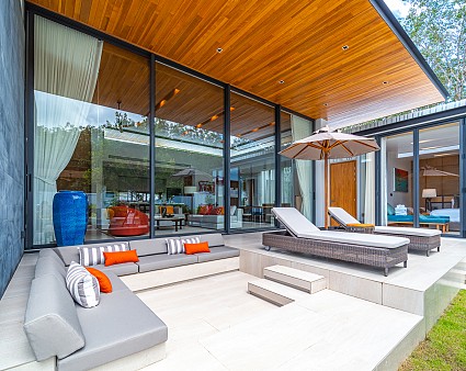 4 Bedroom Luxury Pool Villa with Lush Garden Layan 